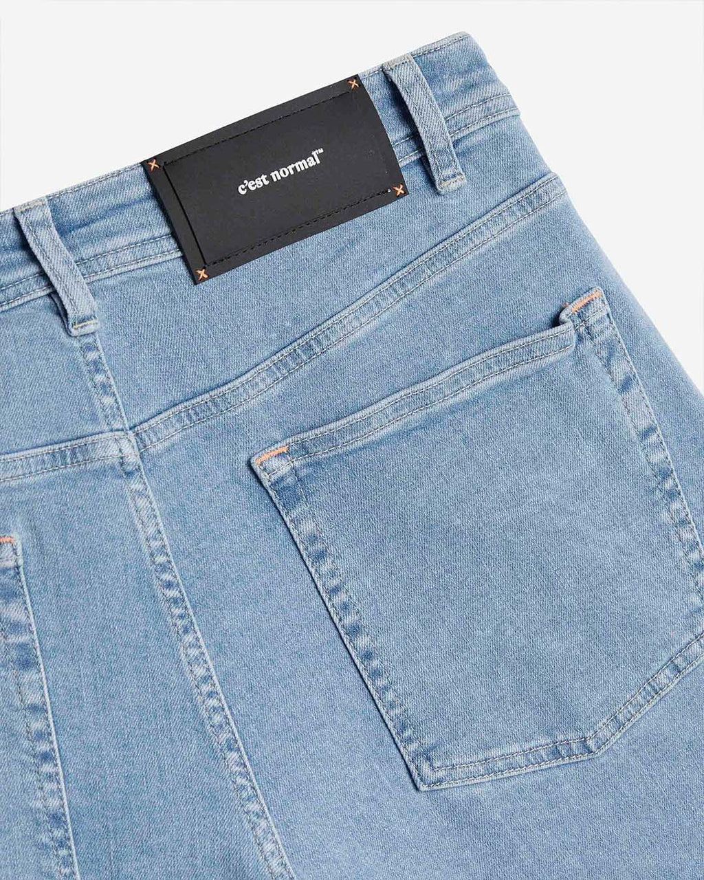 The Jeans Relaxed Straight Fit Light Blue _ c'est normal