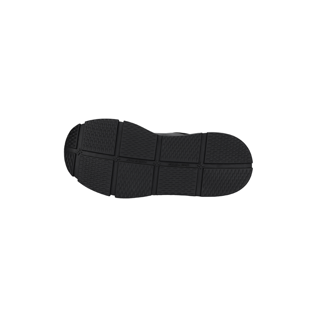 Louis Vuitton LV Runner FW25 Triple Black Tonal All-Black Smooth Leather Tonal LV Logo Athletic Low-Top Sneakers – All Black